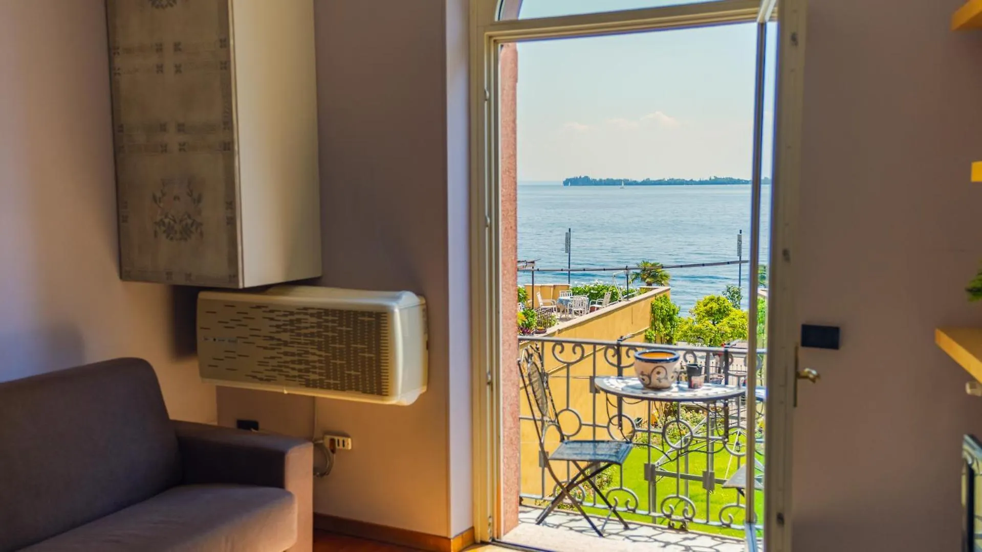 La Finestra Sul Lago - Italian Homing Gardone Riviera