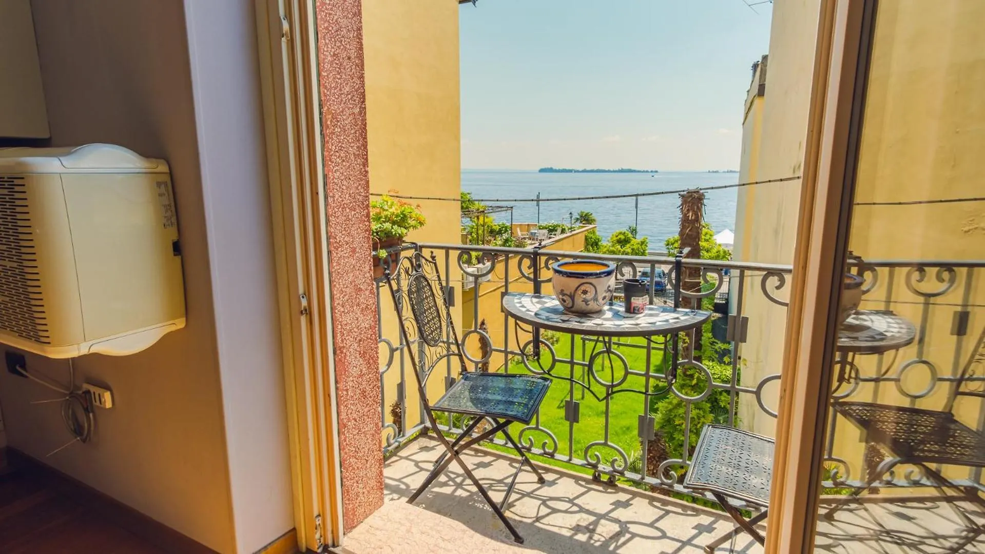 La Finestra Sul Lago - Italian Homing Gardone Riviera